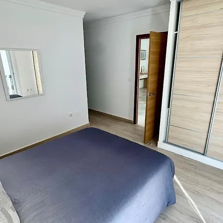 A 2 Min De La Playa Tren Directo Nuevo Y Comodo Apartment