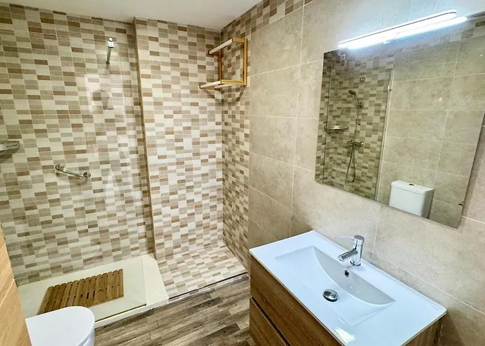 Apartment A 2 Min De La Playa Tren Directo Nuevo Y Comodo