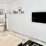 A 2 Min De La Playa Tren Directo Nuevo Y Comodo Appartamento *