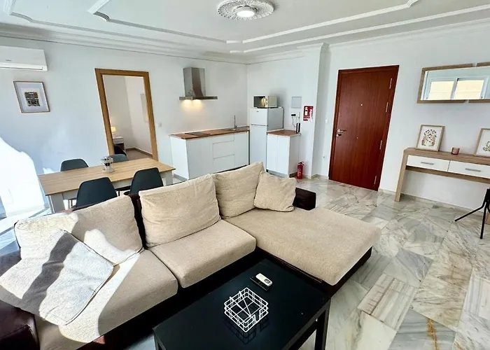 A 2 Min De La Playa Tren Directo Nuevo Y Comodo * Fuengirola